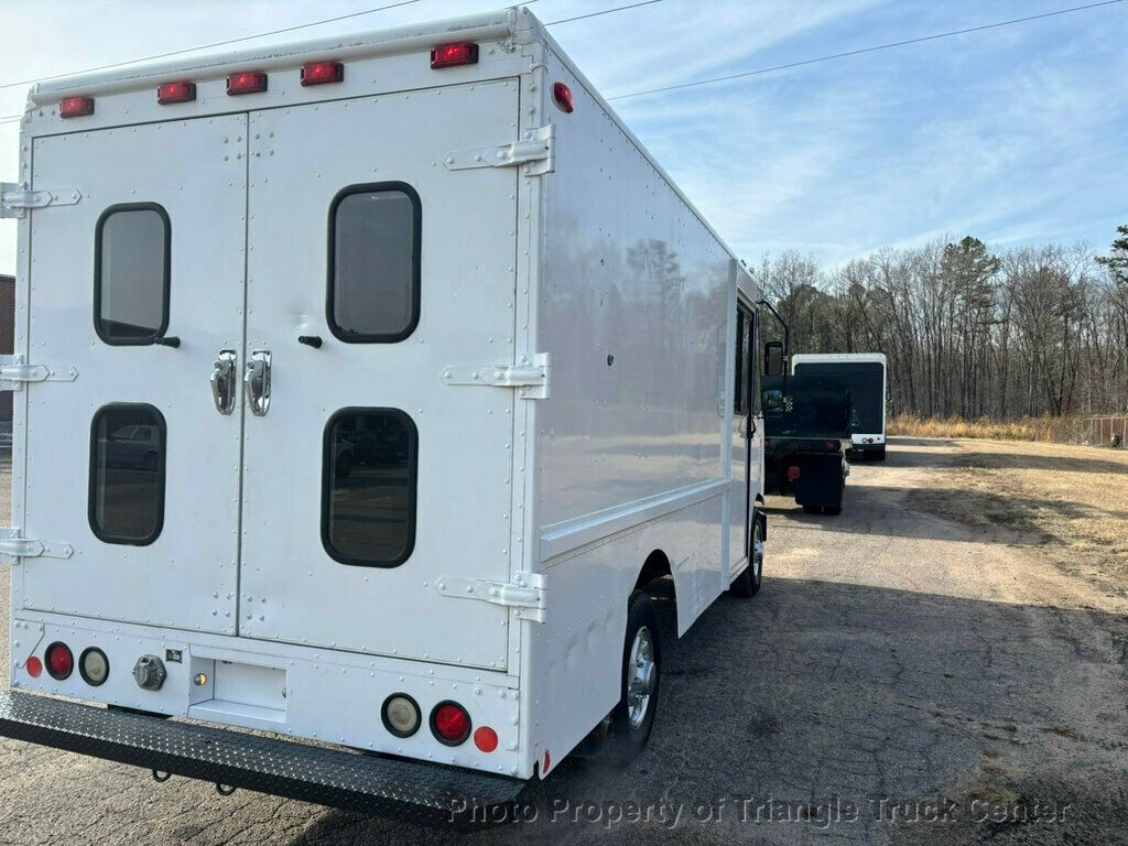 2004 Ford E350HD STEP VAN JUST 48k MILES! GREAT FOR A FOOD TRUCK! - 22961300 - 5