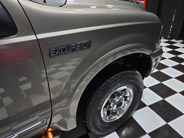 2004 Ford Excursion 137" WB 6.0L Limited 4WD - 22963908 - 39