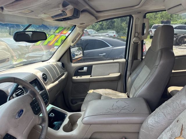 2004 Ford Expedition 5.4L Eddie Bauer - 22847679 - 5