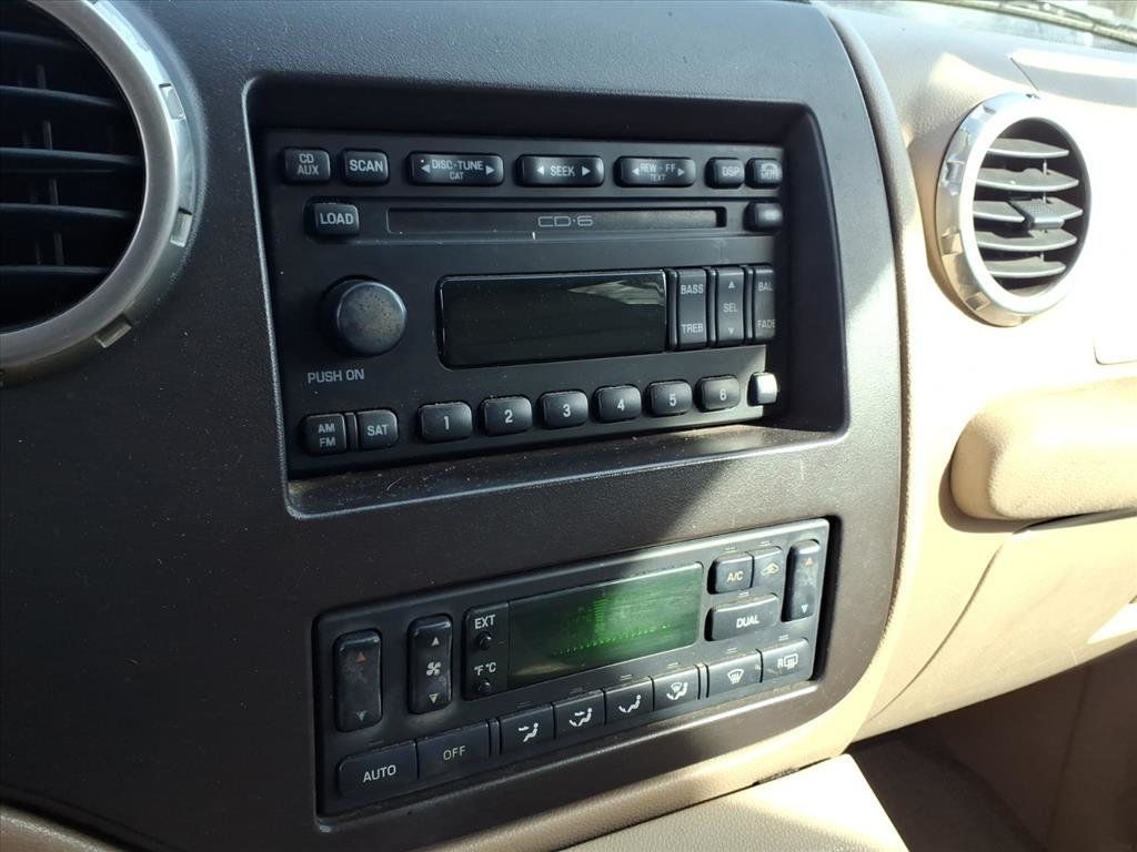 2004 Ford Expedition 5.4L Eddie Bauer - 22969482 - 9