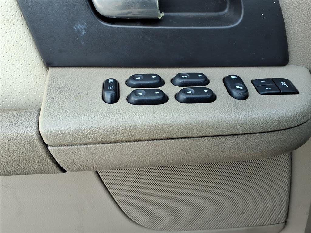 2004 Ford Expedition 5.4L Eddie Bauer - 22969482 - 12