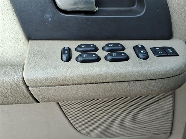 2004 Ford Expedition 5.4L Eddie Bauer - 22969482 - 12