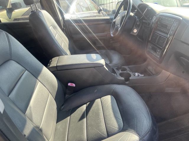 2004 Ford Explorer 4dr 114" WB 4.6L Limited 4WD - 22956987 - 2