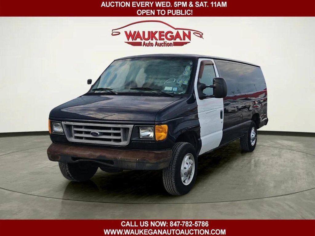 2004 Ford E-Series E 250 3dr Extended Cargo Van - 22972961 | Video 1