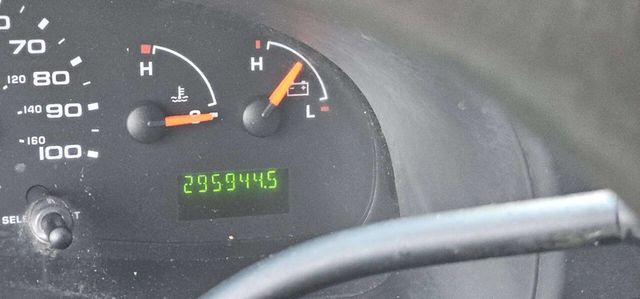 2004 Ford E-Series E 250 3dr Extended Cargo Van - 22972961 - 7