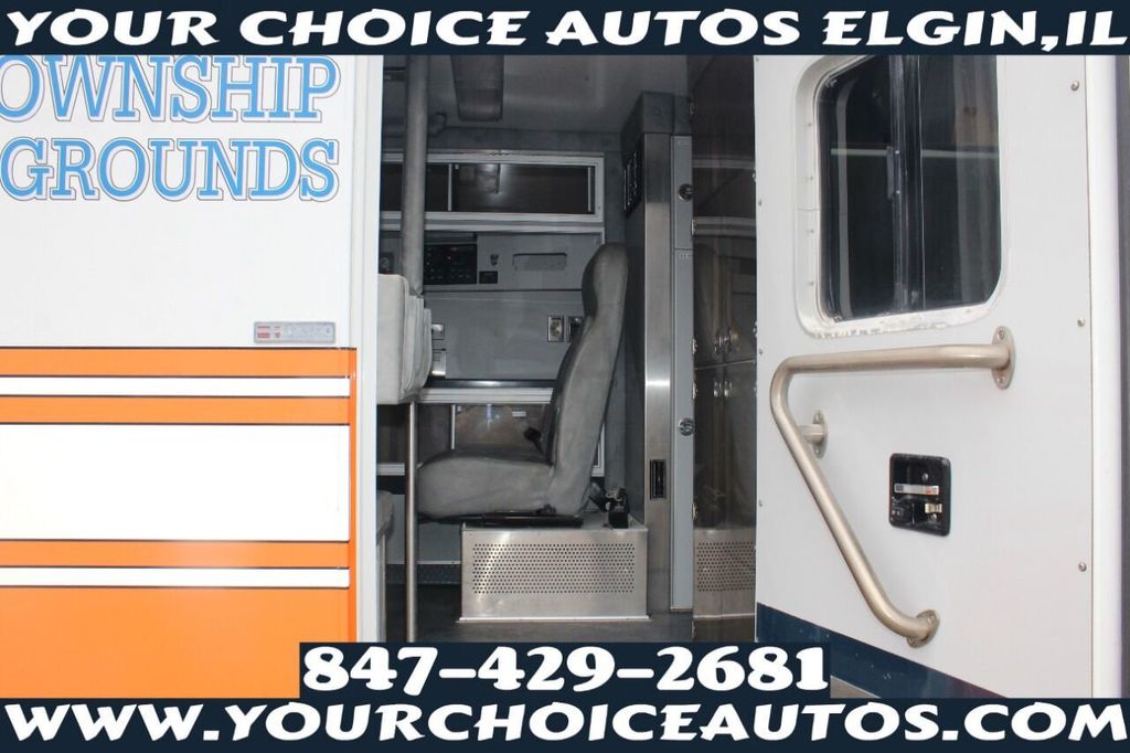 2004 Ford E-Series E 450 SD 2dr Commercial/Cutaway/Chassis 158 176 in. WB - 21837926 - 10