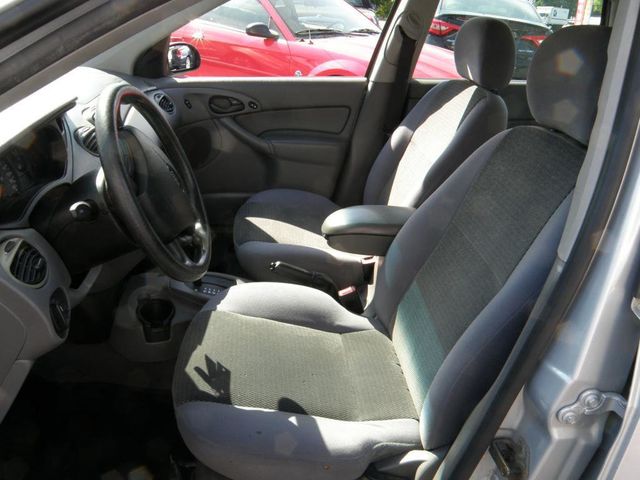 2004 Ford Focus 4dr Sedan SE - 22903313 - 6