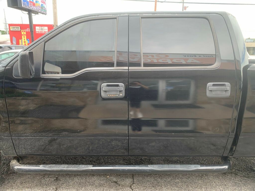 2004 Ford F-150 XLT photo 2