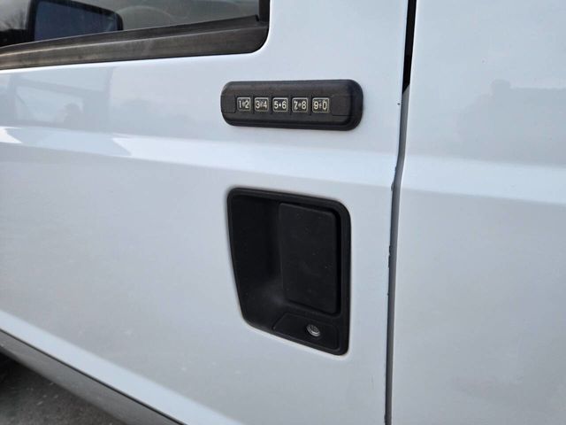 2004 Ford F-350 Super Duty Lariat 4dr Crew Cab 4WD LB DRW - 22974826 - 29