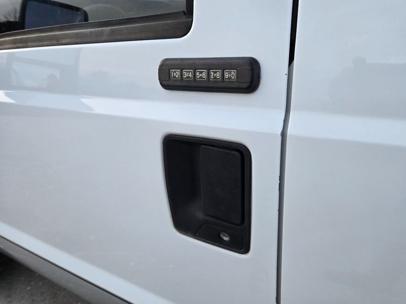 2004 Ford F-350 Super Duty Lariat 4dr Crew Cab 4WD LB DRW - 22974826 - 29