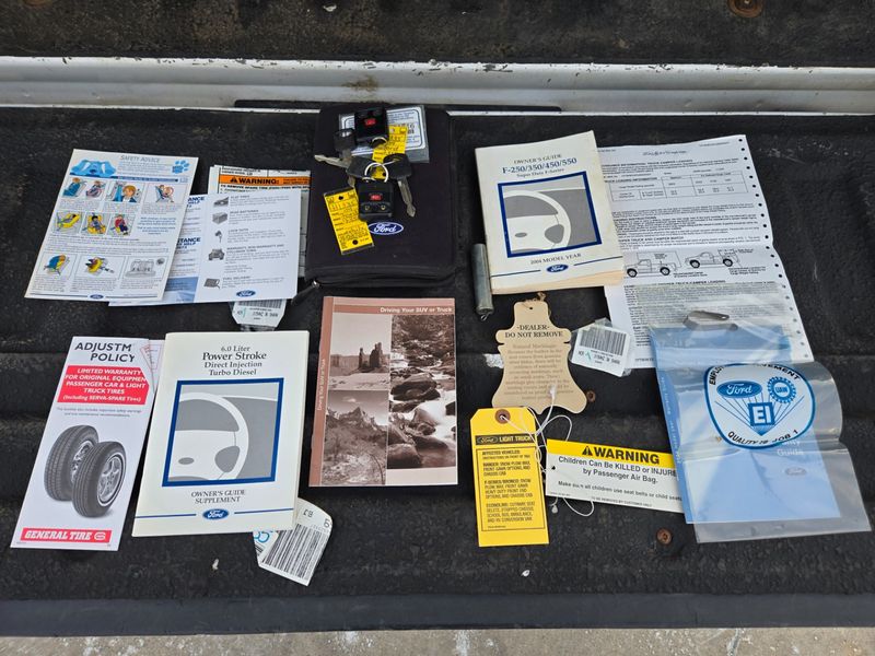 2004 Ford F-350 Super Duty Lariat 4dr Crew Cab 4WD LB DRW - 22974826 - 5