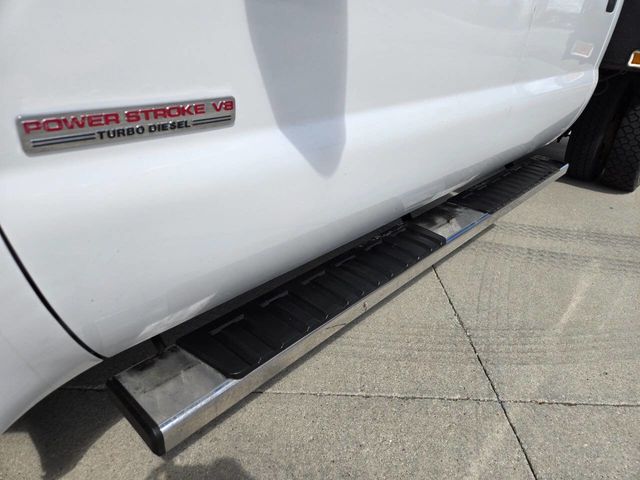 2004 Ford F-550 Super Duty 4X4 4dr Crew Cab 176.2 200.2 in. WB - 22912730 - 9