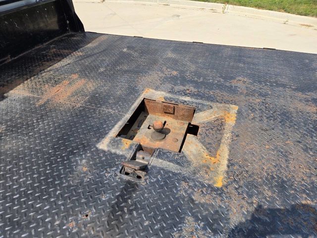 2004 Ford F-550 Super Duty 4X4 4dr Crew Cab 176.2 200.2 in. WB - 22912730 - 21