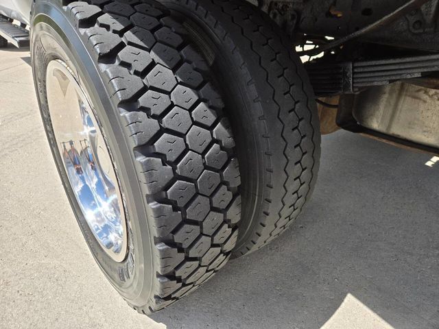 2004 Ford F-550 Super Duty 4X4 4dr Crew Cab 176.2 200.2 in. WB - 22912730 - 25