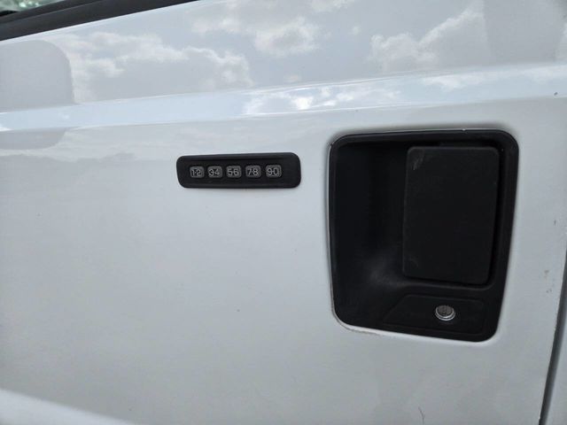 2004 Ford F-550 Super Duty 4X4 4dr Crew Cab 176.2 200.2 in. WB - 22912730 - 48