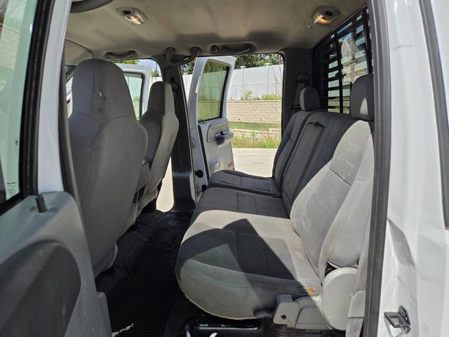 2004 Ford F-550 Super Duty 4X4 4dr Crew Cab 176.2 200.2 in. WB - 22912730 - 56
