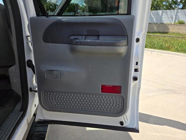 2004 Ford F-550 Super Duty 4X4 4dr Crew Cab 176.2 200.2 in. WB - 22912730 - 61