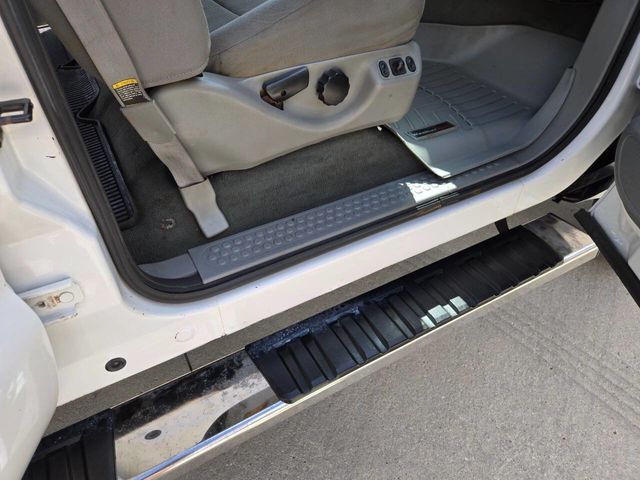 2004 Ford F-550 Super Duty 4X4 4dr Crew Cab 176.2 200.2 in. WB - 22912730 - 68