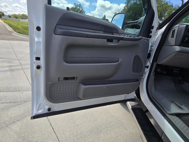 2004 Ford F-550 Super Duty 4X4 4dr Crew Cab 176.2 200.2 in. WB - 22912730 - 77