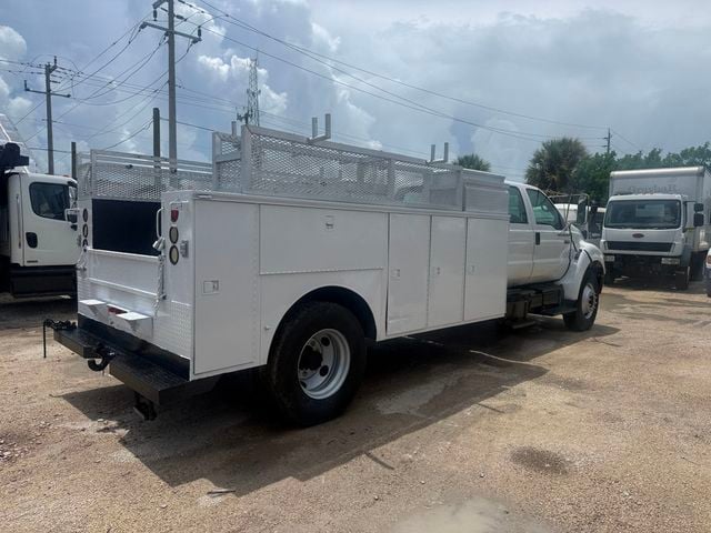 2004 Ford F-750 Crew Cab Utility Service Truck  - 23072111 - 3
