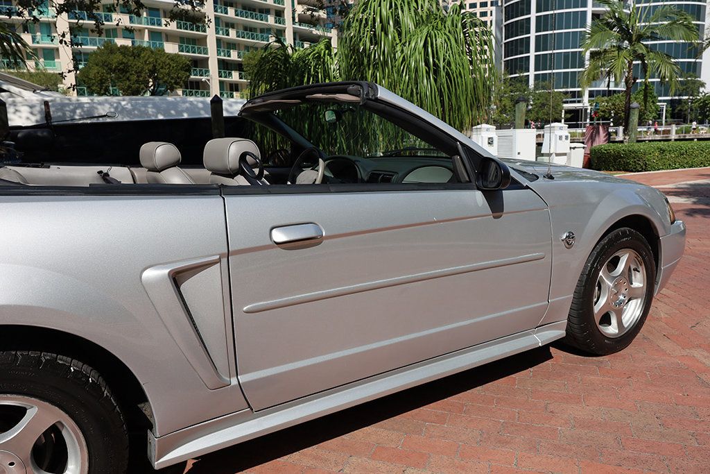 2004 Ford Mustang 2dr Convertible Deluxe - 22943427 - 22