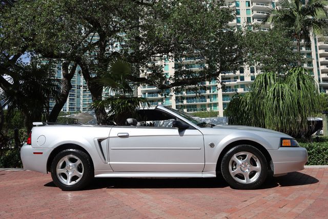 2004 Ford Mustang 2dr Convertible Deluxe - 22943427 - 27