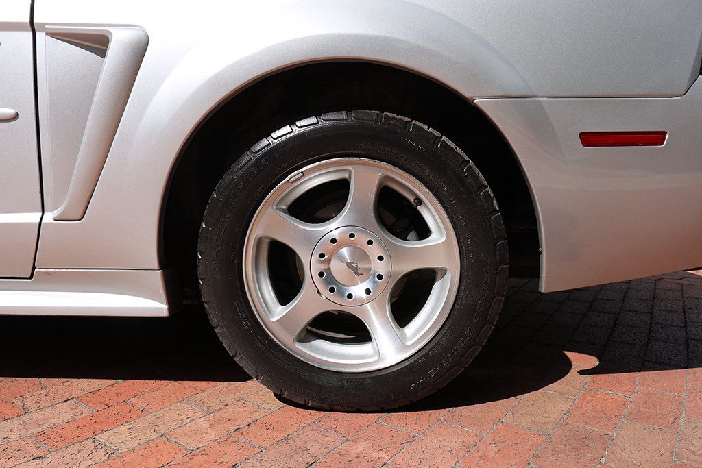 2004 Ford Mustang 2dr Convertible Deluxe - 22943427 - 45