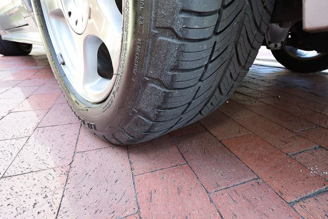 2004 Ford Mustang 2dr Convertible Deluxe - 22943427 - 46