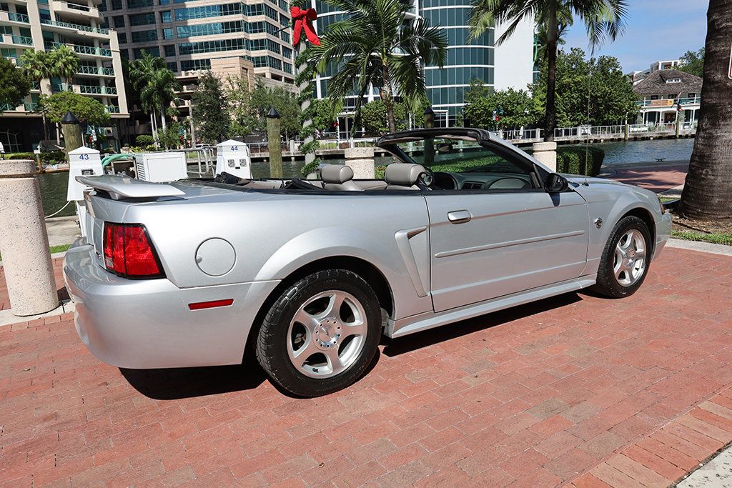 2004 Ford Mustang 2dr Convertible Deluxe - 22943427 - 55