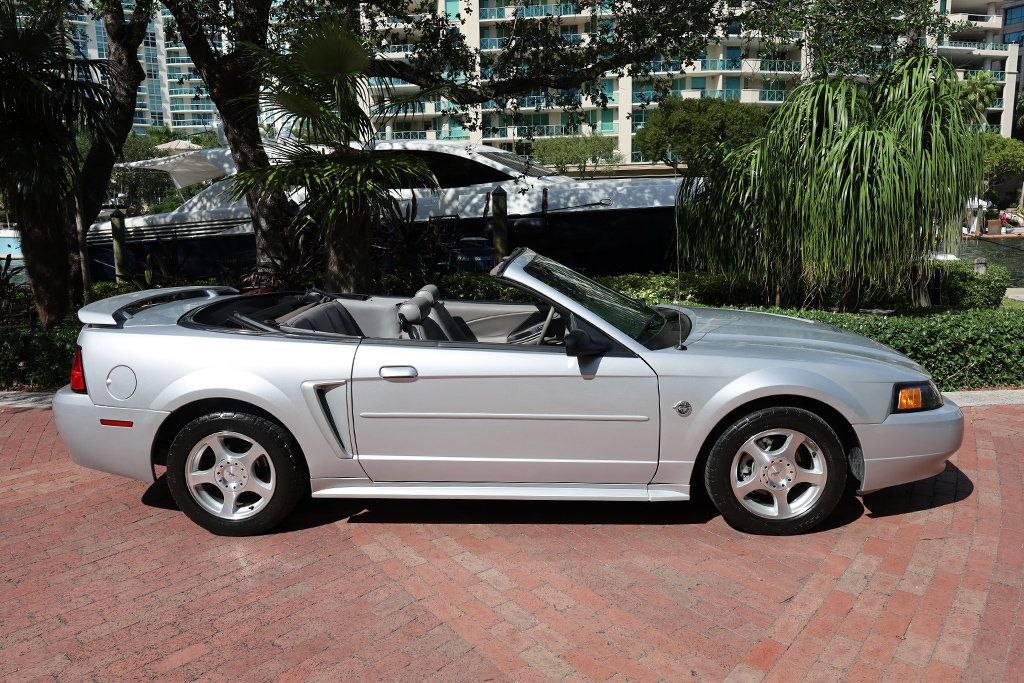 2004 Ford Mustang 2dr Convertible Deluxe - 22943427 - 57