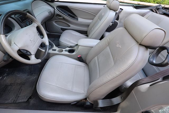 2004 Ford Mustang 2dr Convertible Deluxe - 22943427 - 5