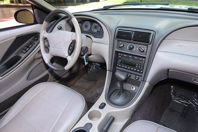 2004 Ford Mustang 2dr Convertible Deluxe - 22943427 - 8