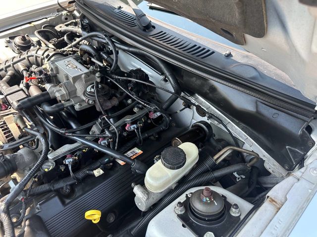 2004 Ford Mustang 2dr Convertible GT Deluxe - 22536888 - 10