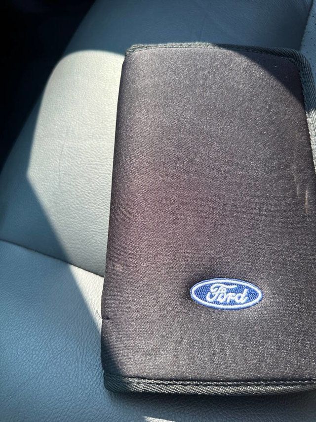 2004 Ford Mustang 2dr Convertible GT Deluxe - 22536888 - 25