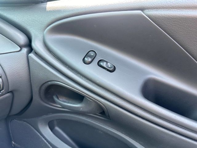 2004 Ford Mustang 2dr Convertible GT Deluxe - 22536888 - 26