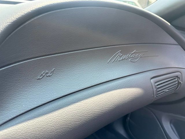 2004 Ford Mustang 2dr Convertible GT Deluxe - 22536888 - 27