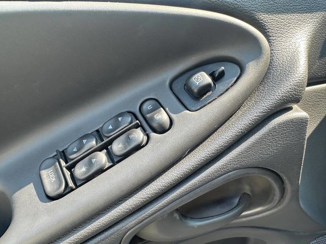 2004 Ford Mustang 2dr Convertible GT Deluxe - 22536888 - 35