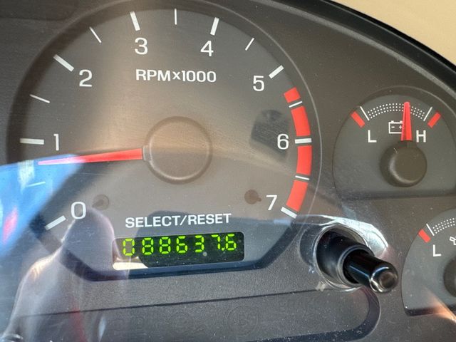 2004 Ford Mustang 2dr Coupe Standard - 22953077 - 11