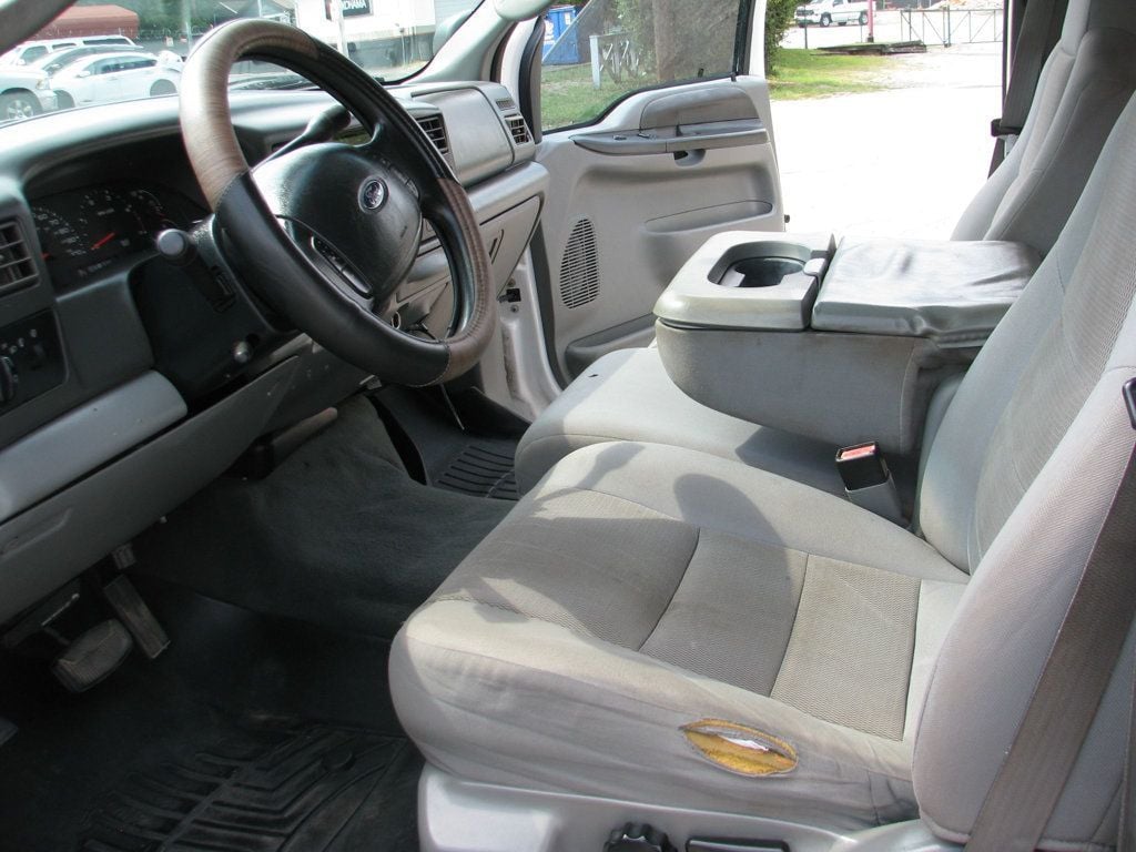 2004 Ford F-250 photo 12