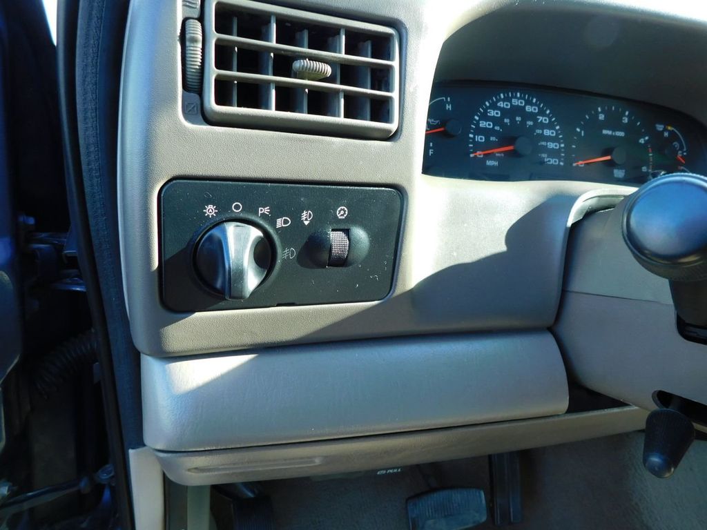 2004 Ford SUPER DUTY F-350 LARIAT - 22242195 - 28