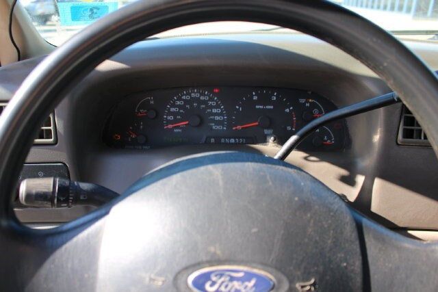 2004 Ford Super Duty F-350 DRW XL - 23094936 - 9