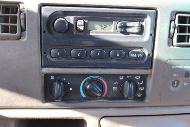 2004 Ford Super Duty F-350 DRW XL - 23094936 - 11