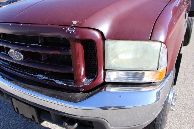 2004 Ford Super Duty F-350 DRW XL - 23094936 - 4