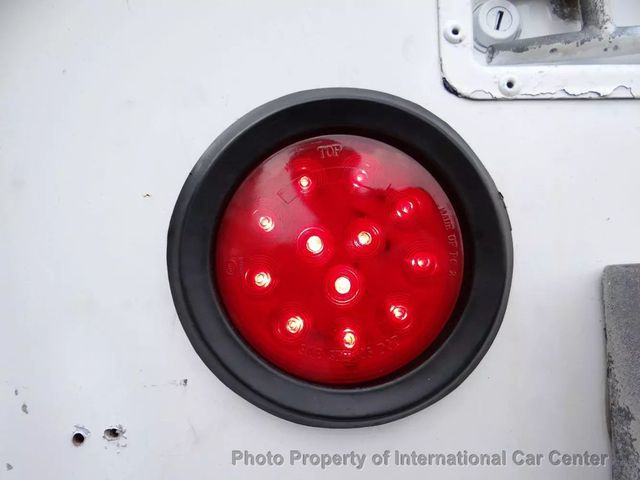 2004 Ford Super Duty F-350 SRW Cab-Chassis Reg Cab 141 - 22025401 - 12