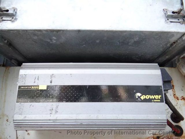 2004 Ford Super Duty F-350 SRW Cab-Chassis Reg Cab 141 - 22025401 - 24