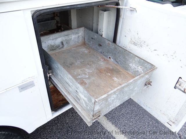 2004 Ford Super Duty F-350 SRW Cab-Chassis Reg Cab 141 - 22025401 - 25