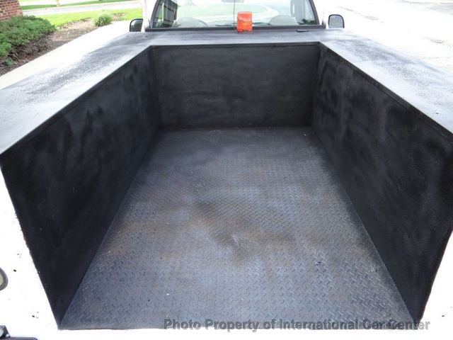 2004 Ford Super Duty F-350 SRW Cab-Chassis Reg Cab 141 - 22025401 - 29