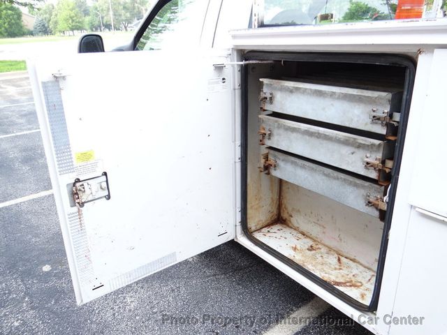 2004 Ford Super Duty F-350 SRW Cab-Chassis Reg Cab 141 - 22025401 - 33