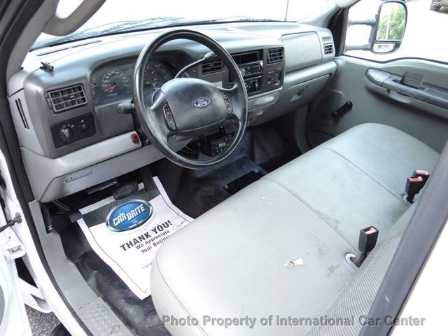 2004 Ford Super Duty F-350 SRW Cab-Chassis Reg Cab 141 - 22025401 - 43