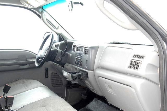 2004 Ford Super Duty F-450 DRW XL - 12714730 - 18